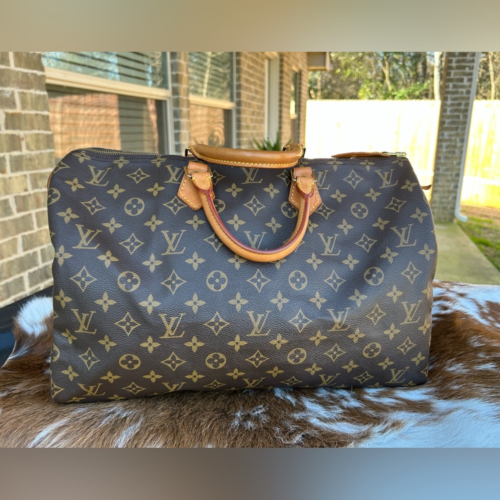 Louis Vuitton Speedy 35